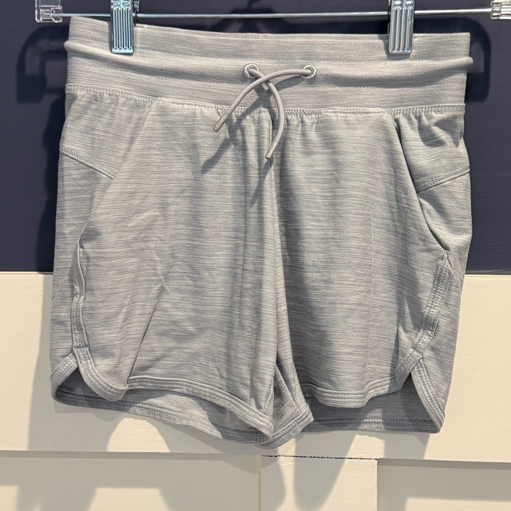 All in Motion Girls Light Gray Athletic Shorts size M 7/8